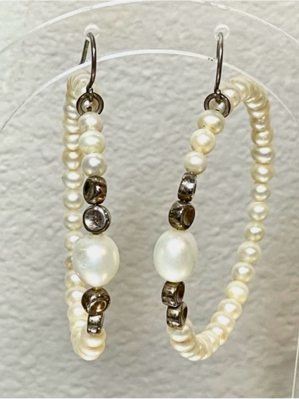 Faux Pearl and Gold Tone Full Circle Hoops Pierced Hook Earrings | EUC